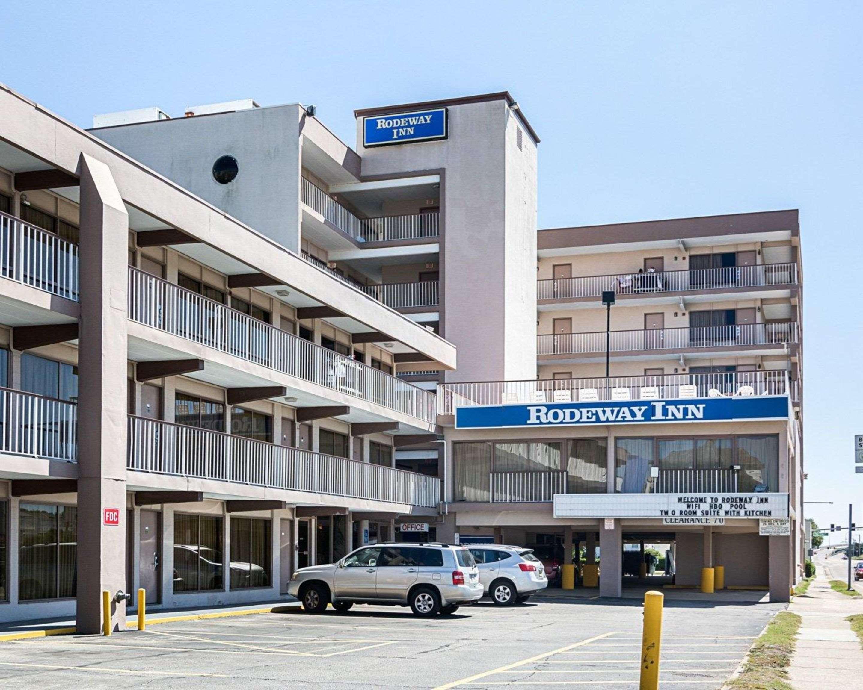 Red Roof Plus & Suites Virginia Beach - Seaside Exterior photo